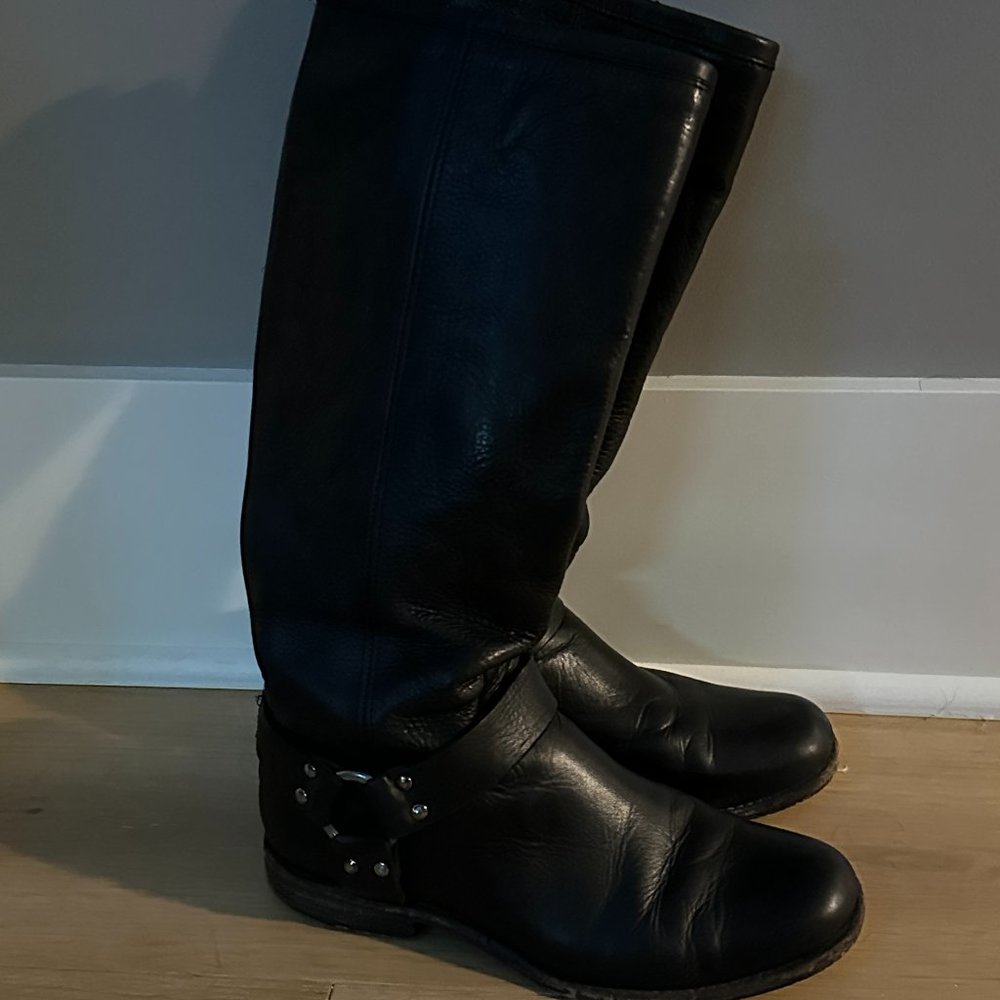 Well loved Frye Veronica Harness Boots- Womens Size 9- Zipper in back!